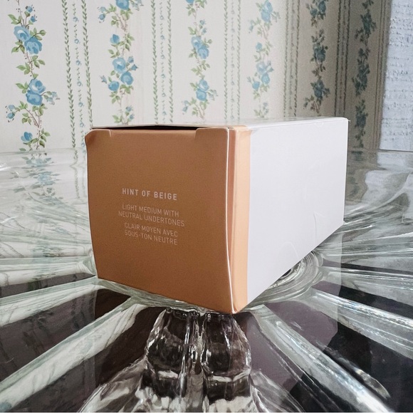 Morphe Hint Hint Skin Tint - Hint of Beige NEW - Picture 4 of 4